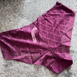 Victoria’s Secret No Show Diamond-back Hiphugger sheer Panty NIP